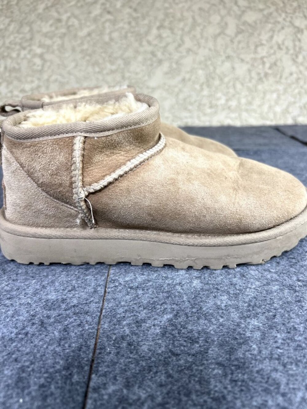 UGG Tan - Picture 5 of 5